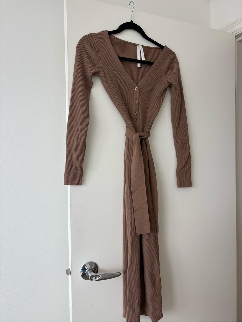 Babaton Taupe Ribbed V-Neck Long Sleeve Maxi Dress with Belt